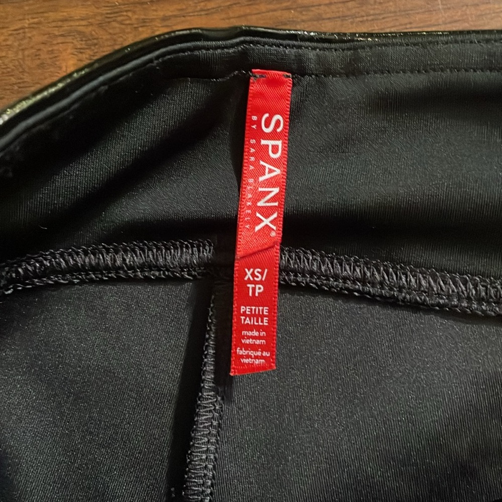 SPANX Faux Patent Leather Leggings - Picture 2 of 3